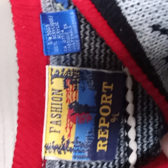 Sweater - Picture 4 of 4